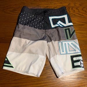 Quicksilver boardshorts - size 32
